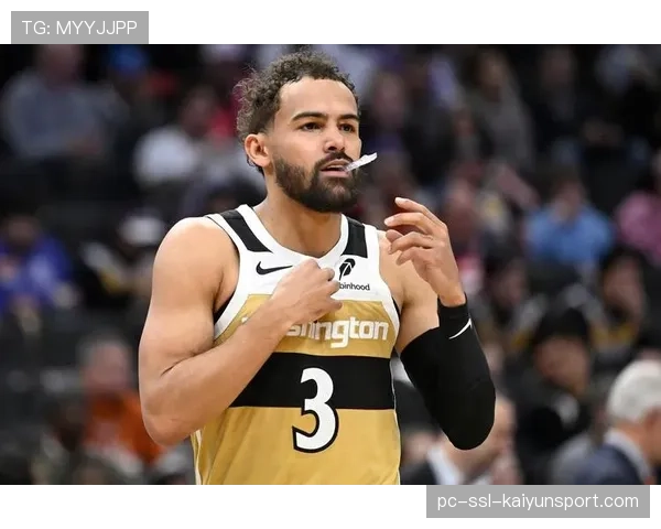 老鹰官方更新:特雷-杨因脚踝酸痛,预计将缺席背靠背比赛 老鹰官方更新:特雷-杨因脚踝酸痛,预计将缺席背靠背比赛